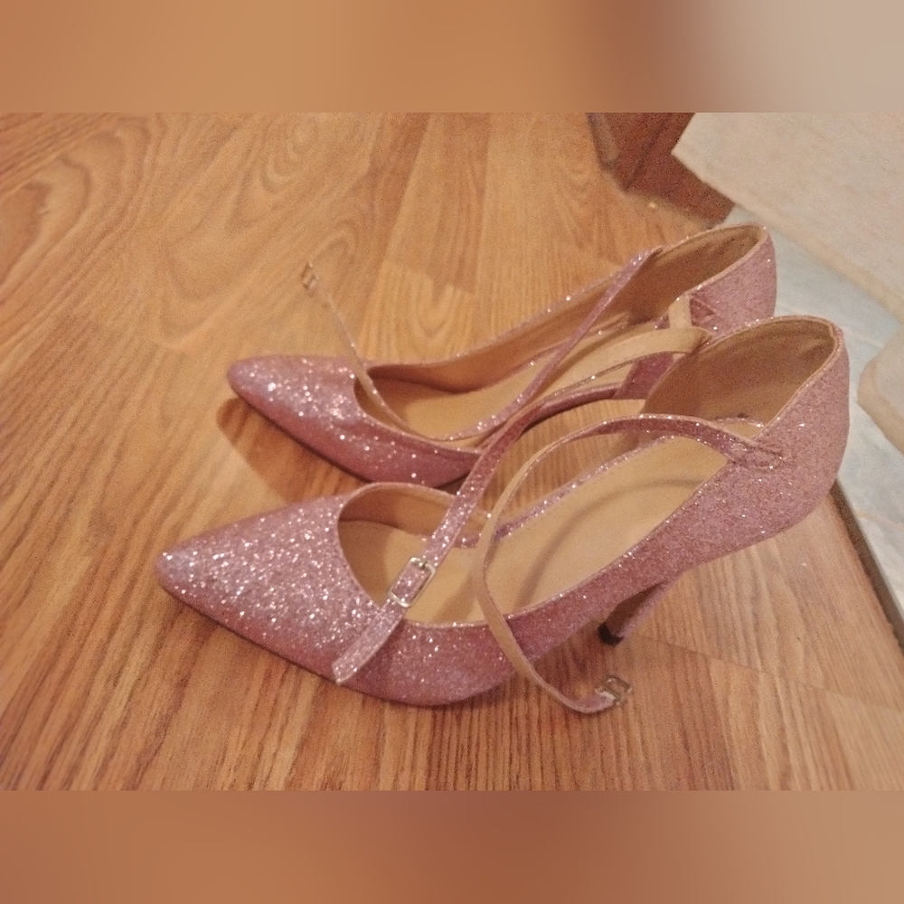 Brand new Sparkly pink heals